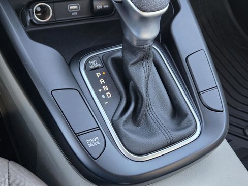 New 2025 Kia Soul LX image 28