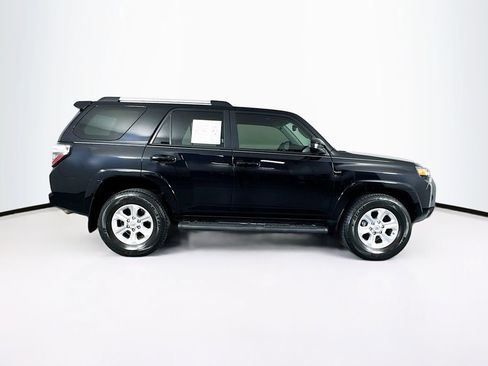 Used 2022 Toyota 4Runner SR5 image 11