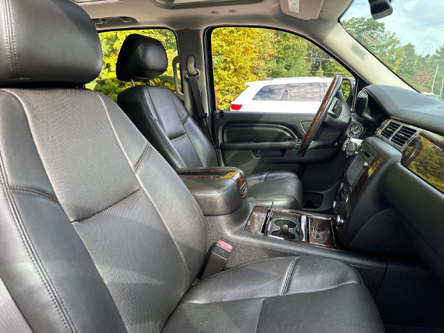 Used 2013 GMC Yukon Denali AWD/4WD image 17