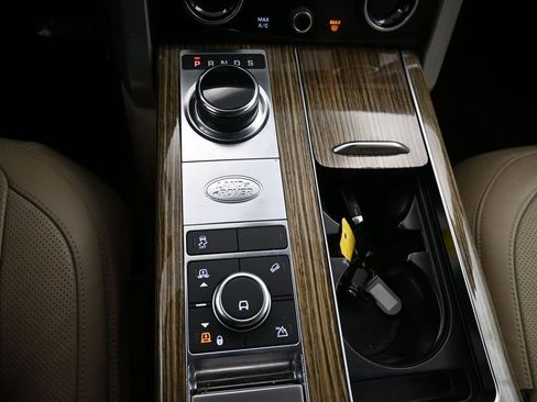 Used 2019 Land Rover Range Rover HSE image 19