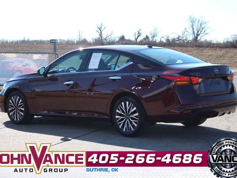 Used 2025 Nissan Altima 2.5 SV image 6