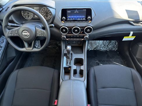 Used 2025 Nissan Sentra S image 10
