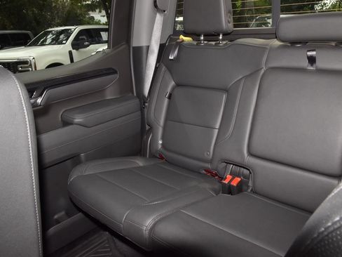 Used 2025 Chevrolet Silverado 1500 LTZ AWD/4WD image 19