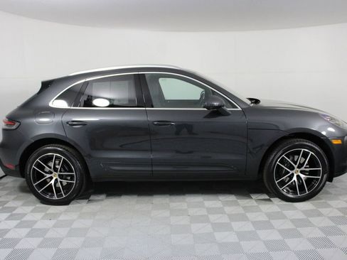 Certified 2025 Porsche Macan AWD/4WD image 8