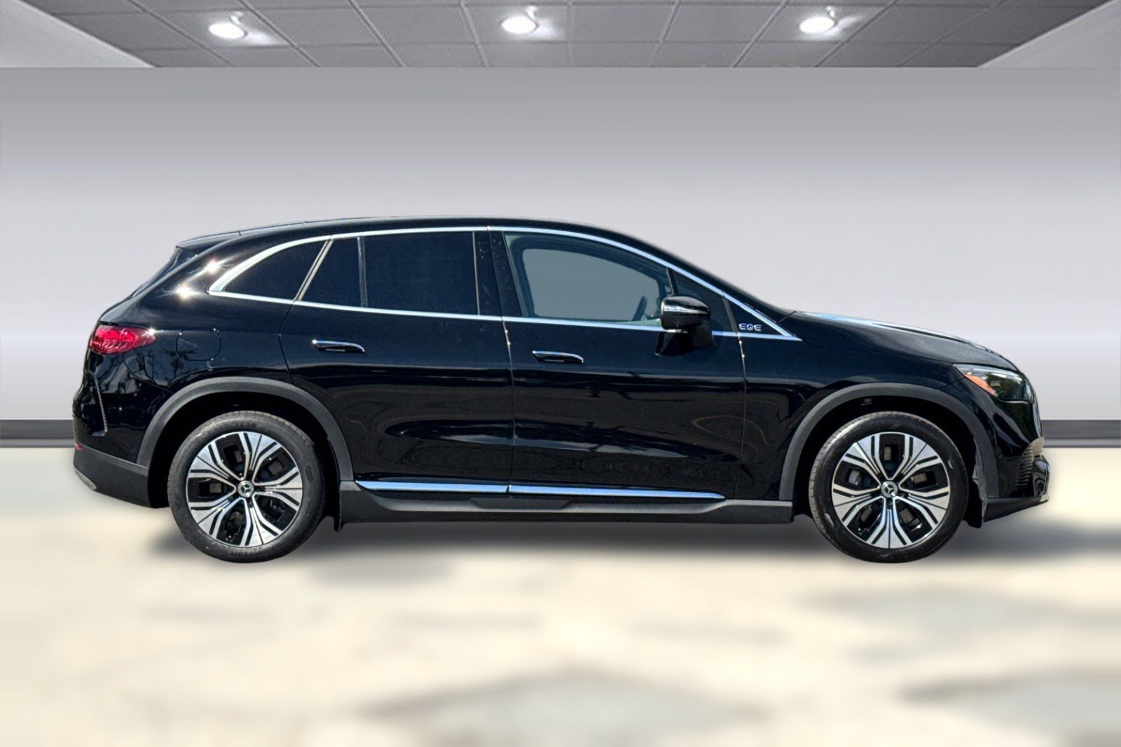 Used 2024 Mercedes-Benz EQE 350+ SUV image 8