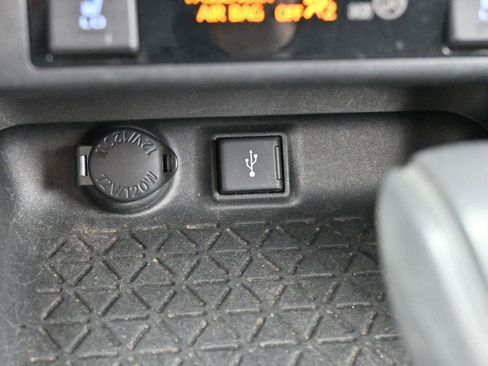 Used 2022 Toyota RAV4 XLE w/ Convenience Package image 25