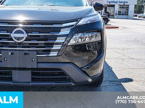 Used 2025 Nissan Rogue SV image 18