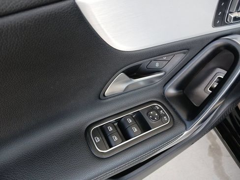 Used 2025 Mercedes-Benz CLA 250 image 31