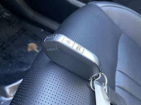 Used 2024 Kia Sorento S image 31