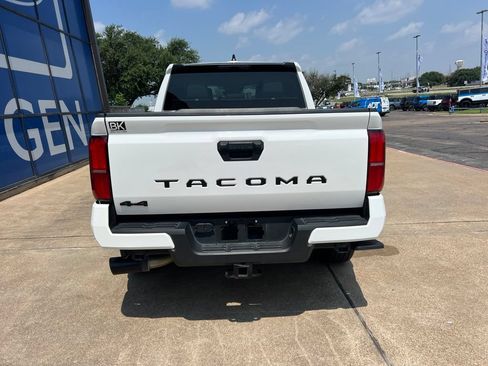 Used 2025 Toyota Tacoma SR5 AWD/4WD image 7