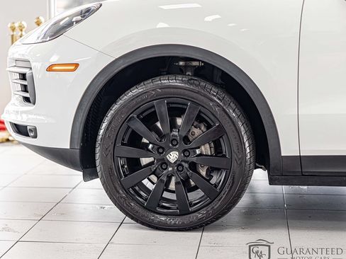Used 2019 Porsche Cayenne AWD/4WD image 7