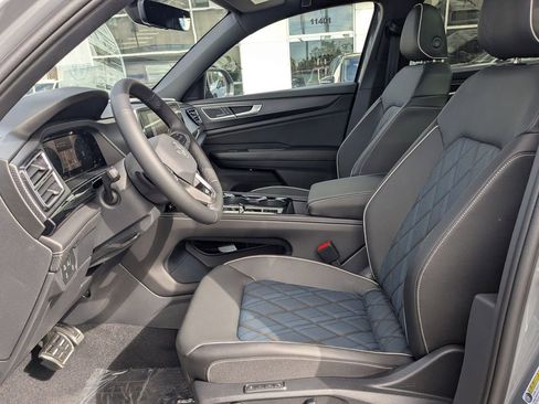 New 2026 Volkswagen Atlas Cross Sport SEL Premium R-Line AWD/4WD image 4