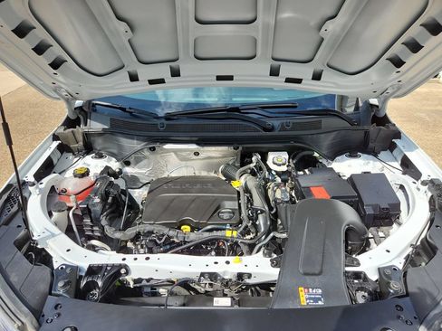 Used 2025 Chevrolet Trax LS w/ LS Convenience Package FWD image 16