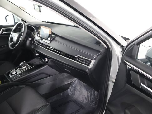 Used 2024 Mitsubishi Outlander ES image 40