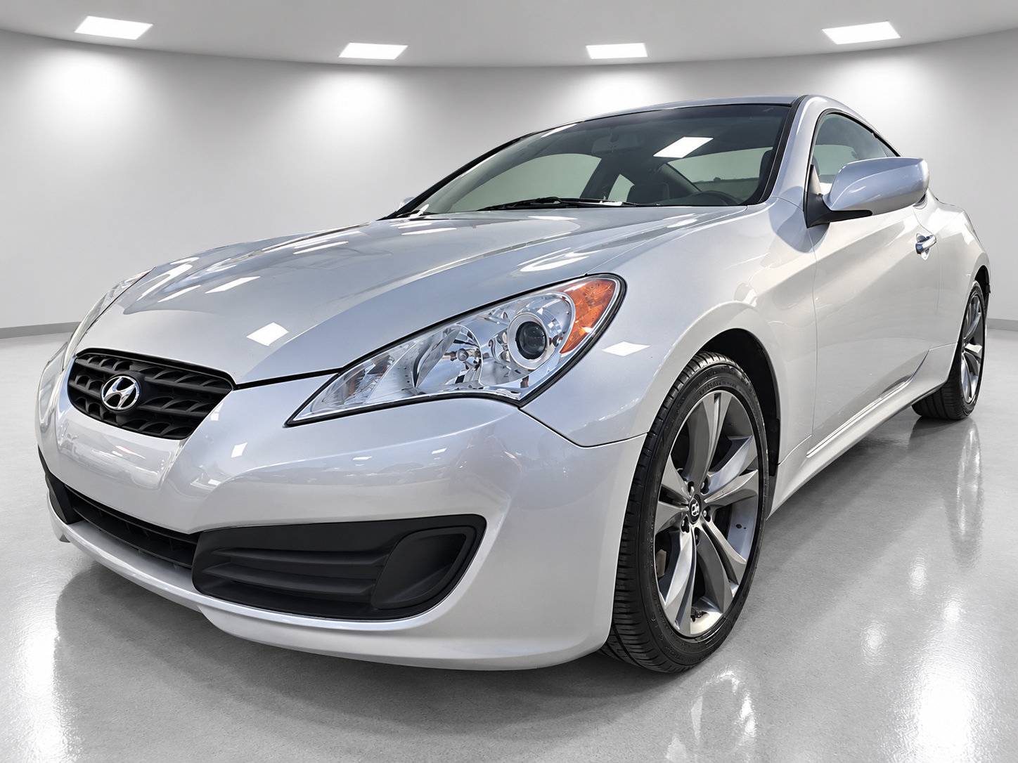 Used 2011 Hyundai Genesis 2.0T RWD image 1