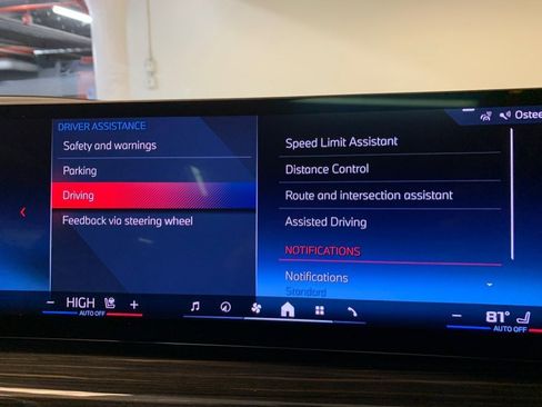 Used 2024 BMW X7 M60i image 56