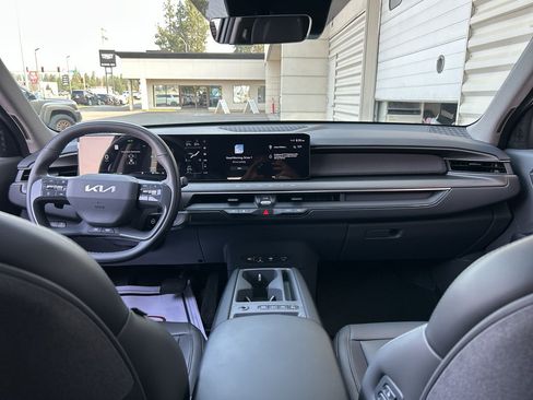 Certified 2026 Kia EV9 Wind AWD/4WD image 18