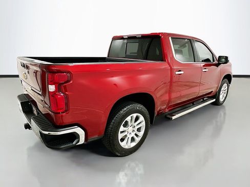 Used 2025 Chevrolet Silverado 1500 LTZ AWD/4WD image 7