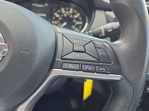 Used 2017 Nissan Rogue S AWD/4WD image 20
