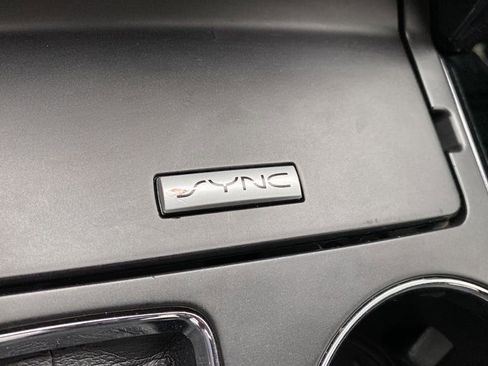 Used 2018 Ford Explorer XLT w/ Equipment Group 202A AWD/4WD image 41