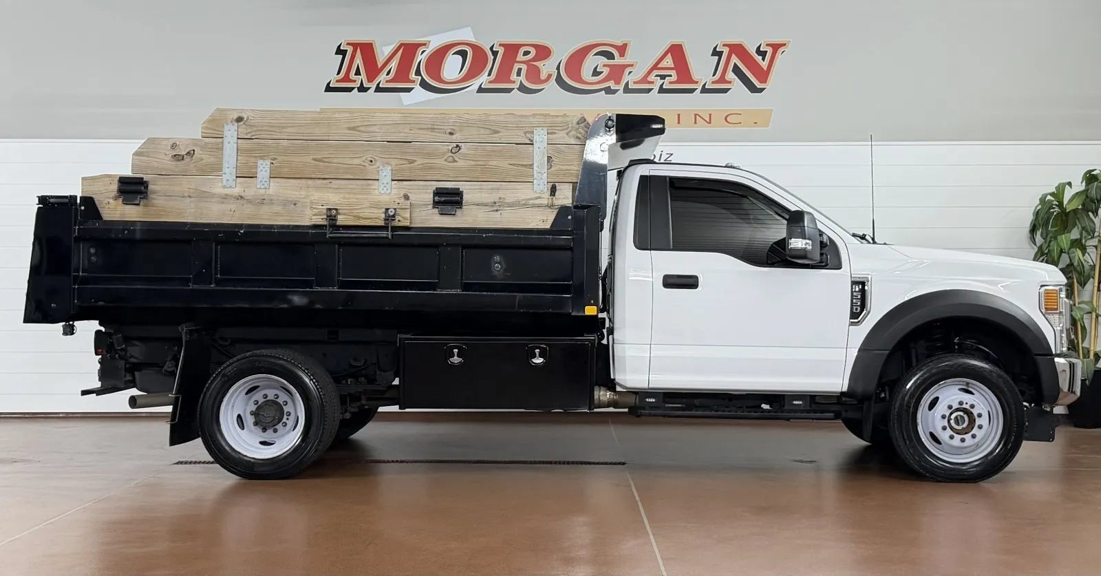 Used 2022 Ford F550 4x4 Regular Cab Super Duty image 2
