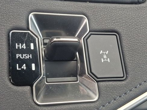 Used 2024 Lexus GX 550 w/ Cold Area Package AWD/4WD image 25