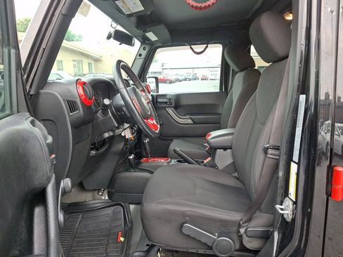 Used 2017 Jeep Wrangler Unlimited Sport w/ Max Tow Package AWD/4WD image 13