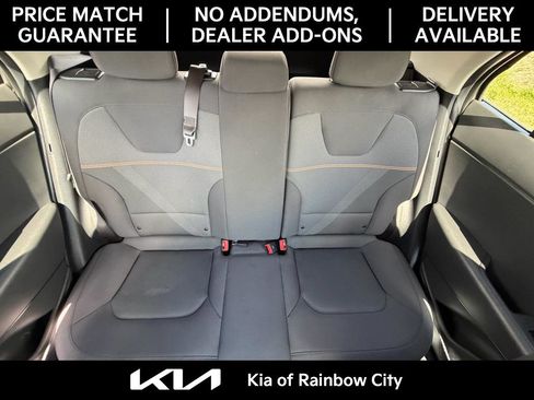 Used 2025 Kia Niro LX image 18