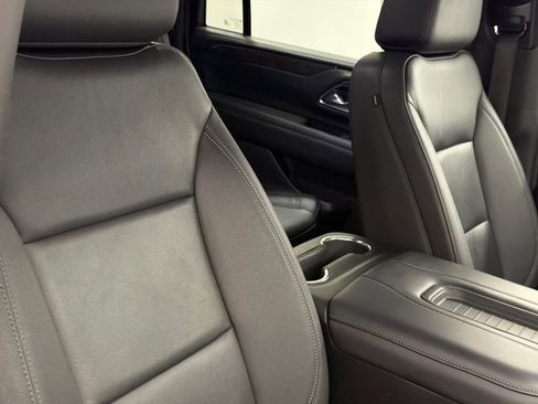 Used 2024 Chevrolet Suburban LT image 12