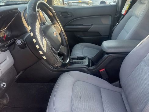 Used 2020 Chevrolet Colorado W/T w/ WT Convenience Package RWD image 4