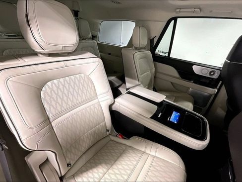 Used 2024 Lincoln Navigator Black Label AWD/4WD image 33