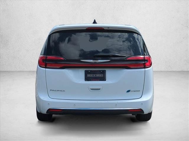 Used 2024 Chrysler Pacifica Limited FWD image 7