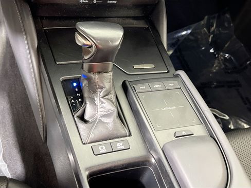 Used 2021 Lexus ES 300h w/ Premium Package FWD image 17