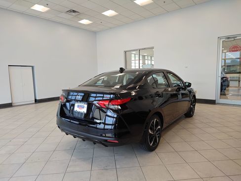 New 2025 Nissan Versa SR w/ Trunk Package image 2