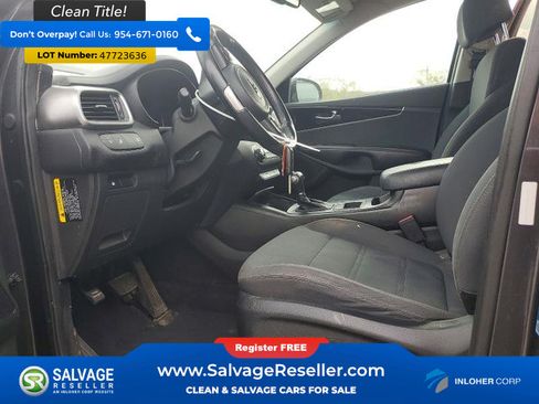 Used 2017 Kia Sorento AWD w/ LX V6 Convenience Package image 9