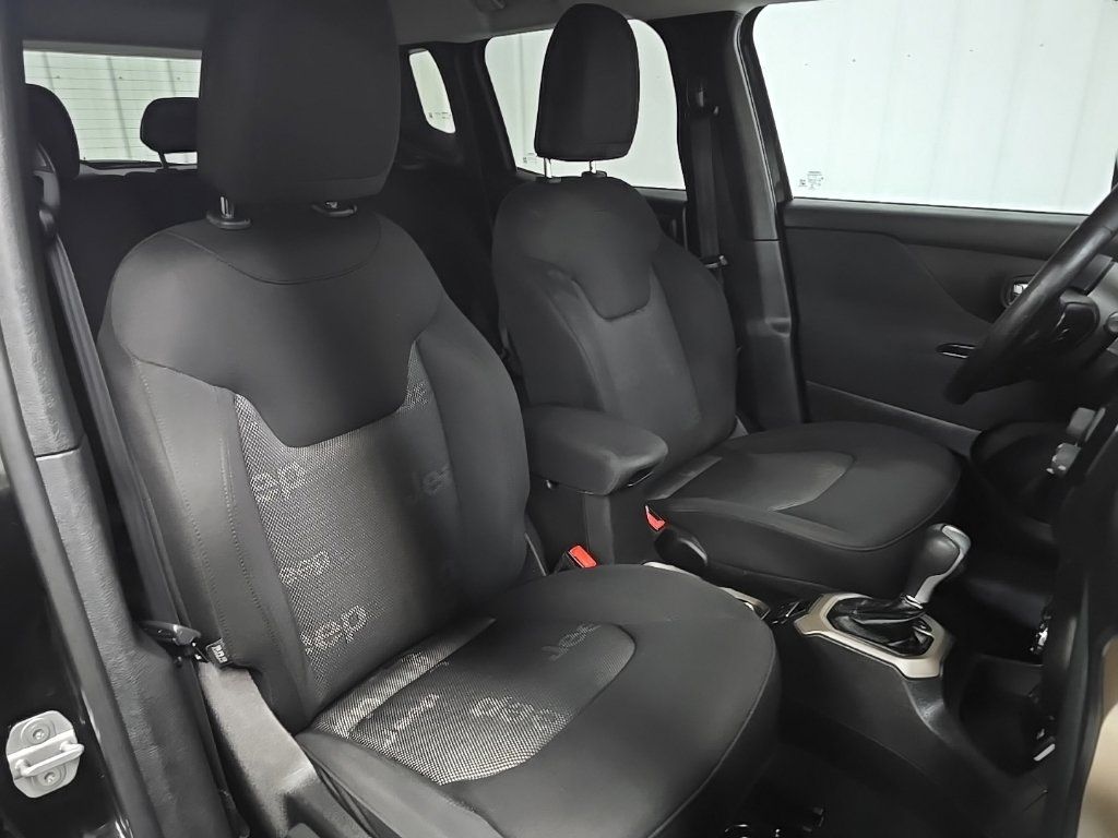 Used 2016 Jeep Renegade Latitude w/ Cold Weather Group AWD/4WD image 14
