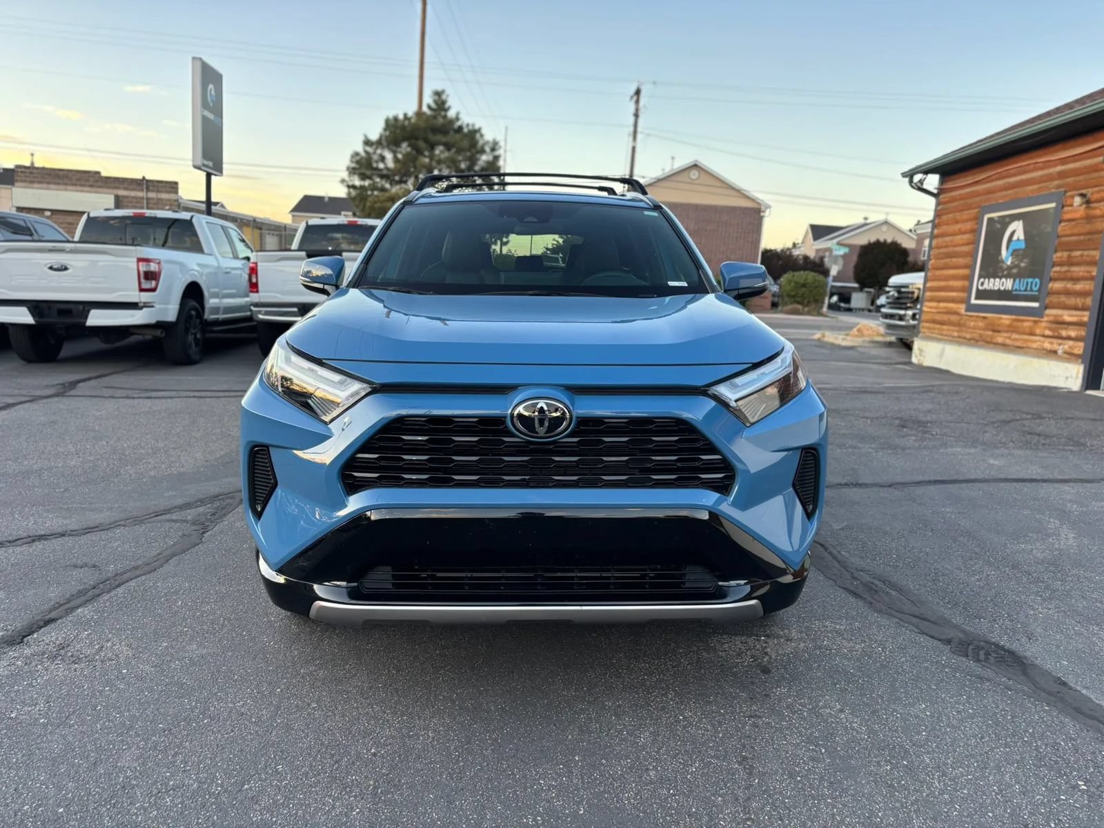 Used 2025 Toyota RAV4 SE w/ Convenience Package AWD/4WD image 2