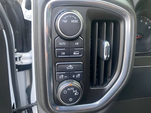 Used 2022 Chevrolet Silverado 1500 LT AWD/4WD image 26
