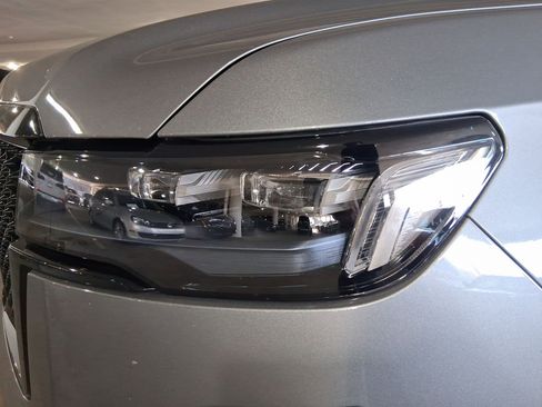 Used 2023 Cadillac Escalade Sport Platinum image 8