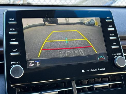 Used 2022 Toyota Avalon XLE image 24