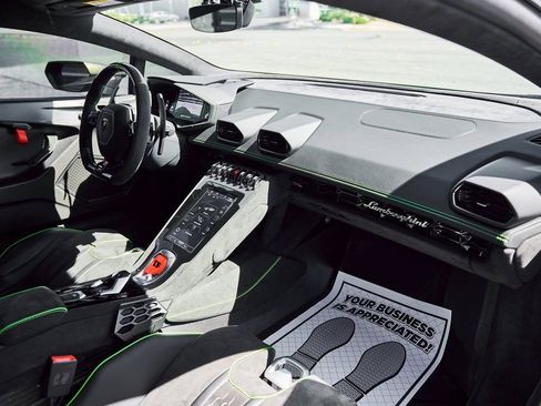 Used 2024 Lamborghini Huracan Sterrato AWD/4WD image 40
