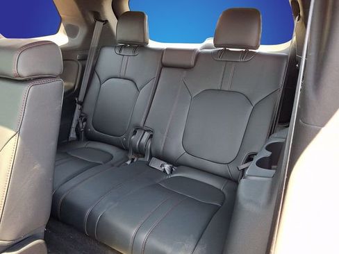 Used 2025 Honda Pilot Black Edition image 7