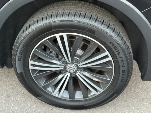 Used 2018 Volkswagen Tiguan SEL AWD/4WD image 13