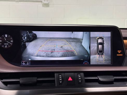 Used 2019 Lexus ES 350 Ultra Luxury w/ Accessory Package image 33