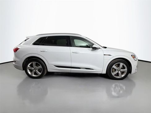 Used 2019 Audi e-tron Premium Plus AWD/4WD image 4
