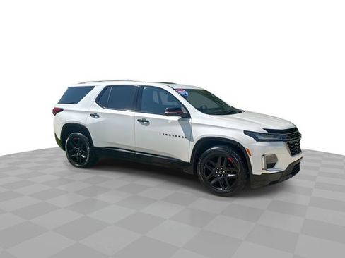 Used 2023 Chevrolet Traverse Premier w/ Redline Edition AWD/4WD image 3