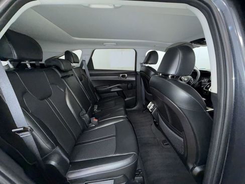 Used 2021 Kia Sorento S w/ Panoramic Sunroof Package image 17