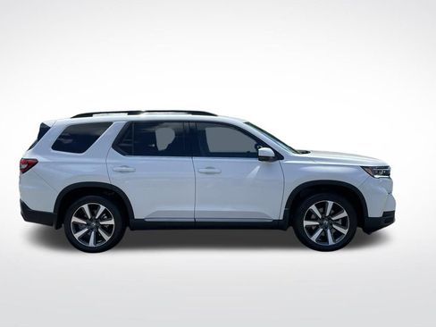 Certified 2025 Honda Pilot Touring image 7