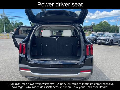Certified 2025 Kia Sorento S w/ Panoramic Sunroof Package AWD/4WD image 24
