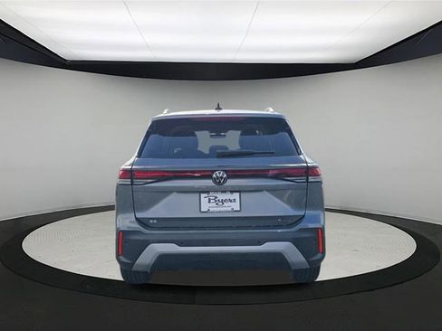 New 2026 Volkswagen Tiguan SE image 6